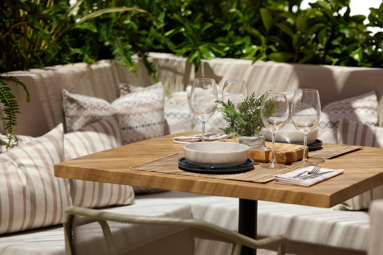 Elissa Adults-only Lifestyle